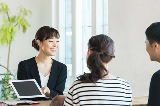 混雑時でも優先的にご案内いたしますのでお忙しい方に便利です。